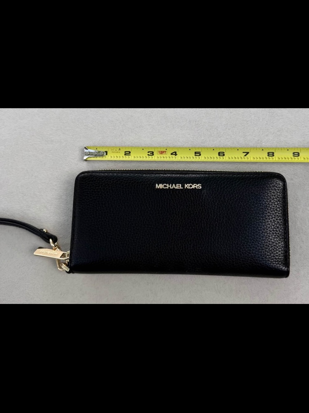 Michael Kors Black Pebbled Leather Men's Zip Wallet with Gold Logo - Picture 3 of 10
